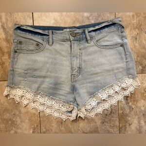 Free People Denim Shorts Crochet Lace Trim Women’s Size 26